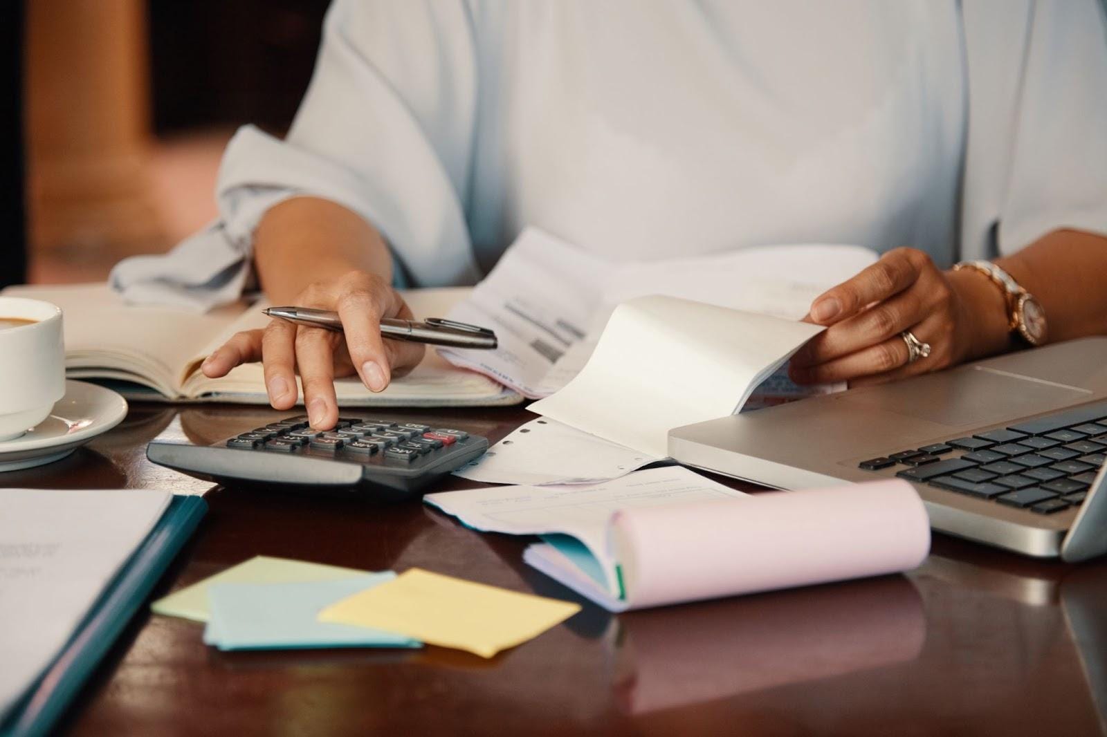 O orçamento empresarial é uma importante ferramenta para reunir despesas e receitas de uma empresa relativas a um determinado período.